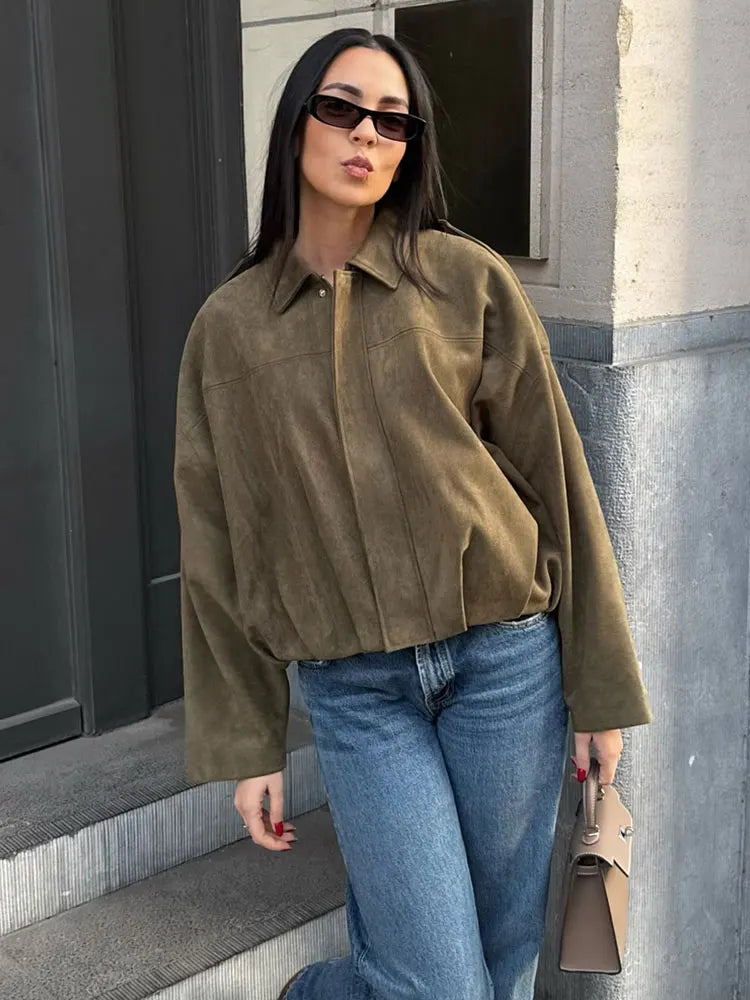 Lara -  Oversize damska kurtka bomber z kołnierzem – w wyglądzie zamszu