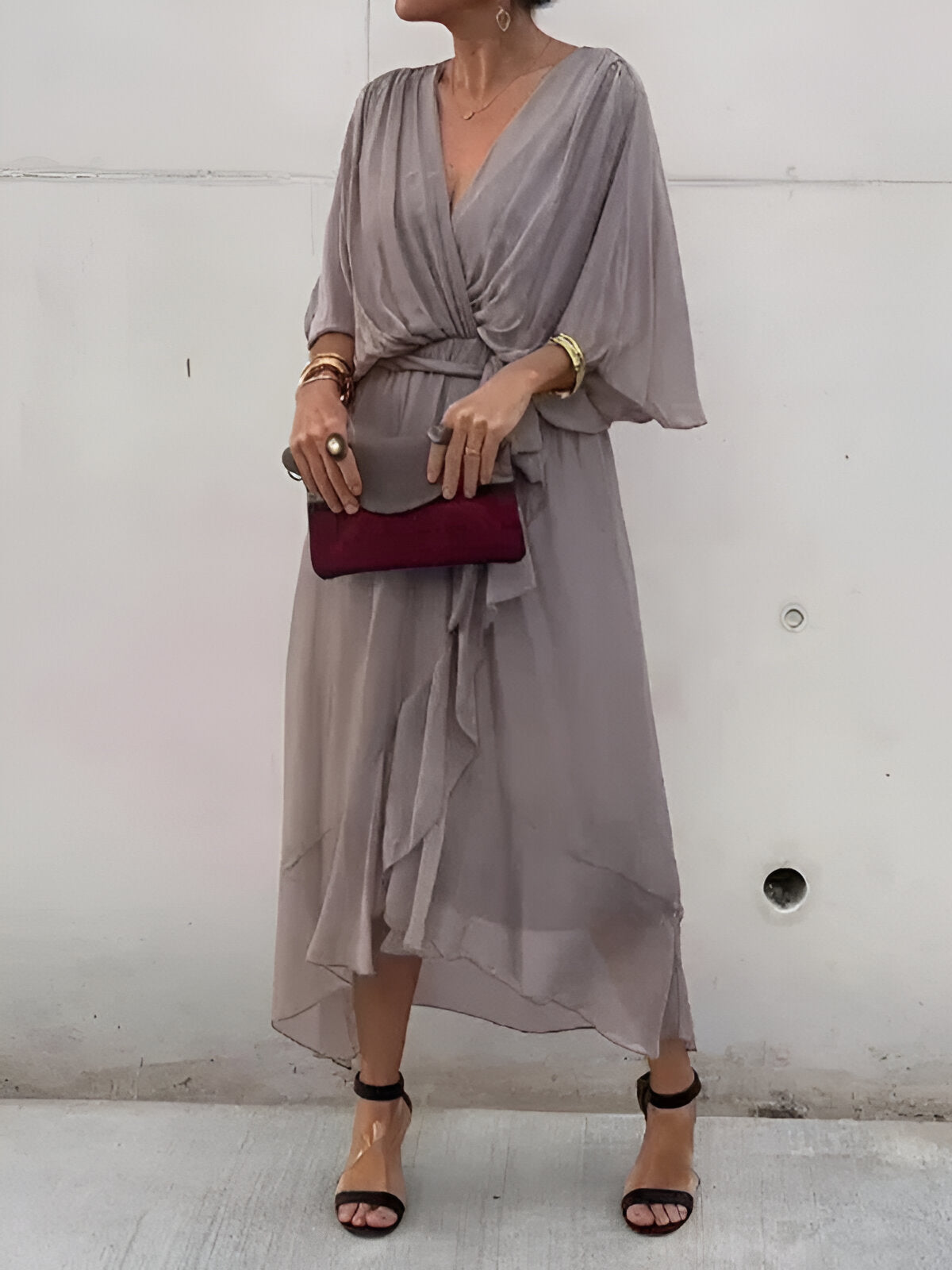 Sophia – Lekka sukienka z szyfonu z eleganckim dekoltem w serek