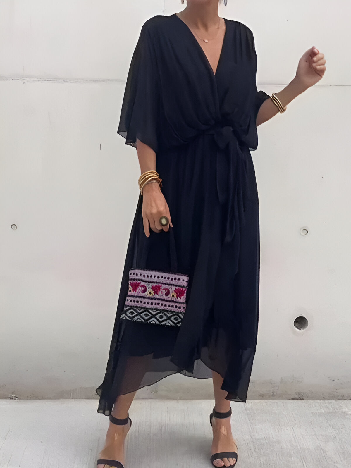 Sophia – Lekka sukienka z szyfonu z eleganckim dekoltem w serek